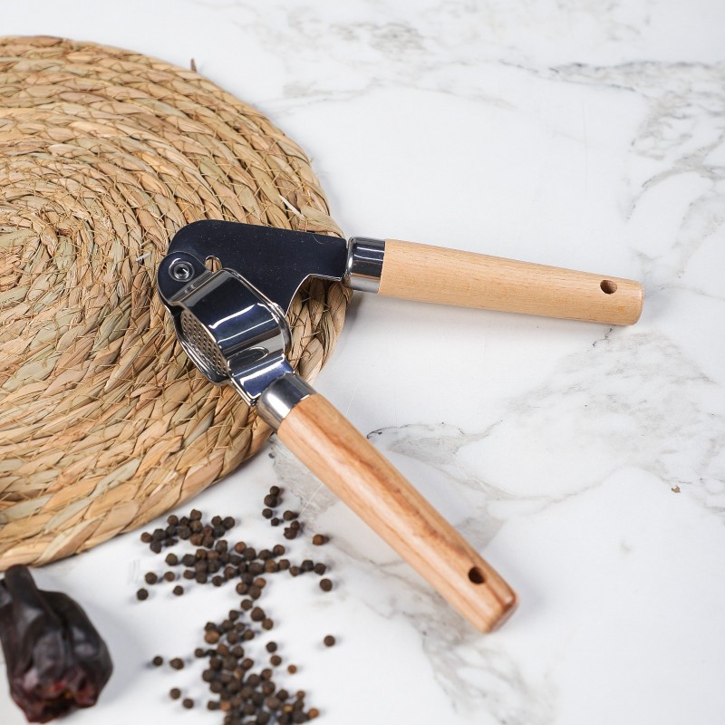 Presse-Ail en Inox avec Manches Bois